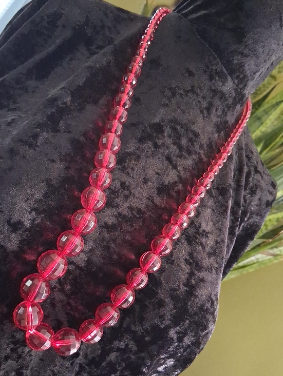 Jewelry - Vintage Cherry Red Lucite Beaded Women's Necklace - Classic Statement
